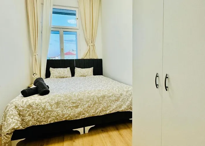 Elegant 4br Apt, Prime Location Near Westbahnhof