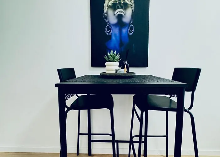 Elegant 4br Apt, Prime Location Near Westbahnhof Apartmán *