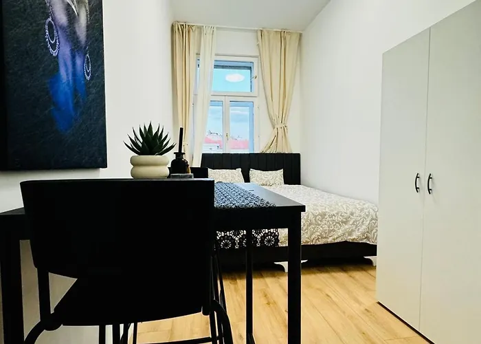 Elegant 4br Apt, Prime Location Near Westbahnhof * Vídeň