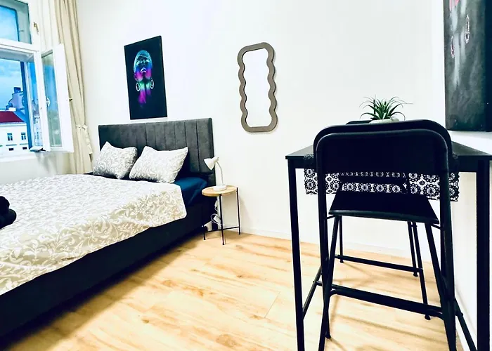 Elegant 4br Apt, Prime Location Near Westbahnhof Apartmán *