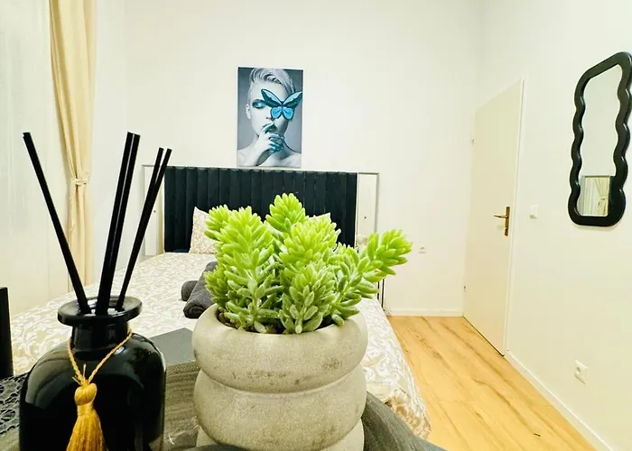 Apartmán Elegant 4br Apt, Prime Location Near Westbahnhof
