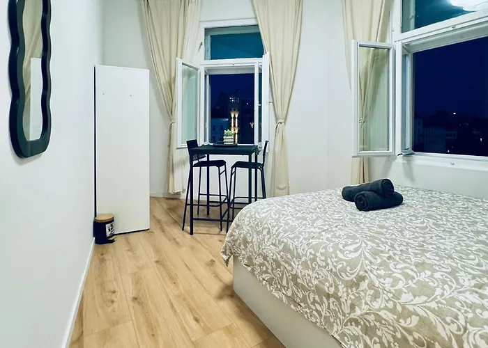 Apartmán Elegant 4br Apt, Prime Location Near Westbahnhof *